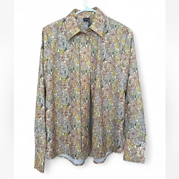NWOT Simons Multicolor Floral Button-Down Shirt - Picture 2 of 3